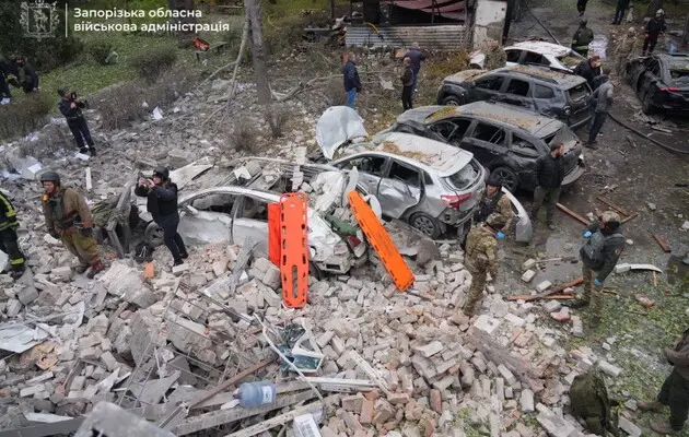 У Запоріжжі з-під завалів витягли тіло чоловіка. Число постраждалих збільшилося вдвічі