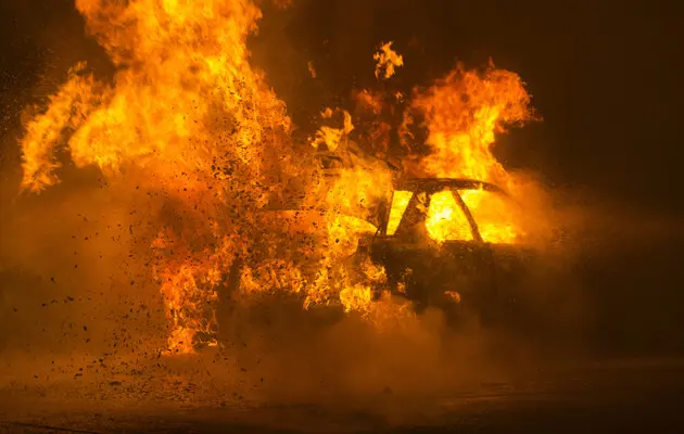 Психологія придурків. Палії військових автівок як еволюційні мутанти