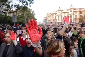 У Сербії відбувся протест через трагедію на вокзалі, владу звинувачують у корупції