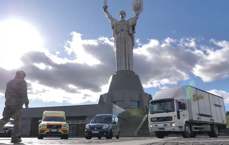 Финские волонтеры передали помощь украинским пограничникам