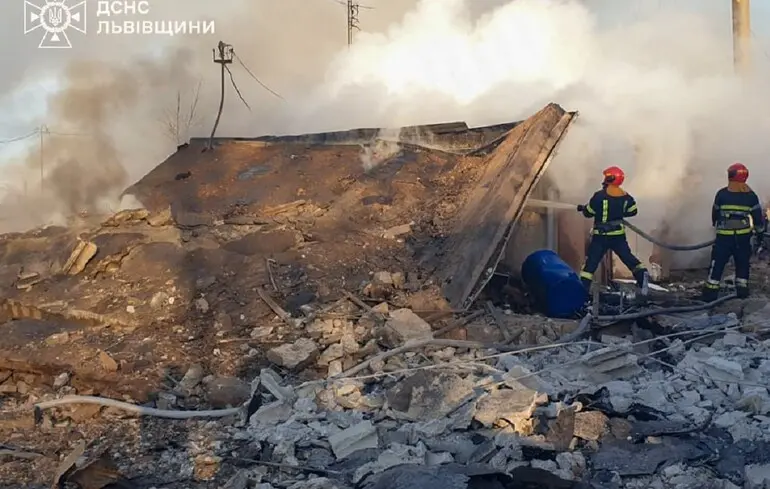 Во Львовской области из-за ракетной атаки погибла женщина. Тысячи людей остались без тепла