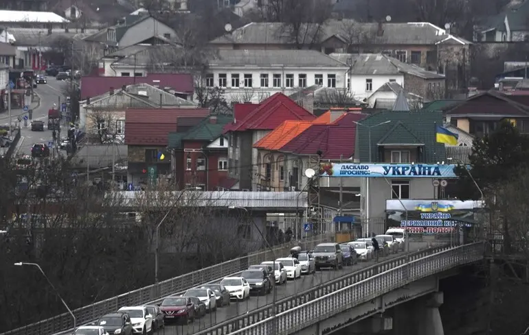 На кордоні з Молдовою та Румунією працюють всі пункти пропуску - Митна служба