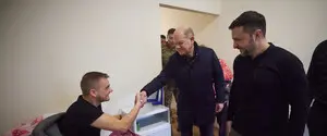 Зеленский вместе с Шольцом посетили раненых украинских бойцов и почтили память погибших воинов