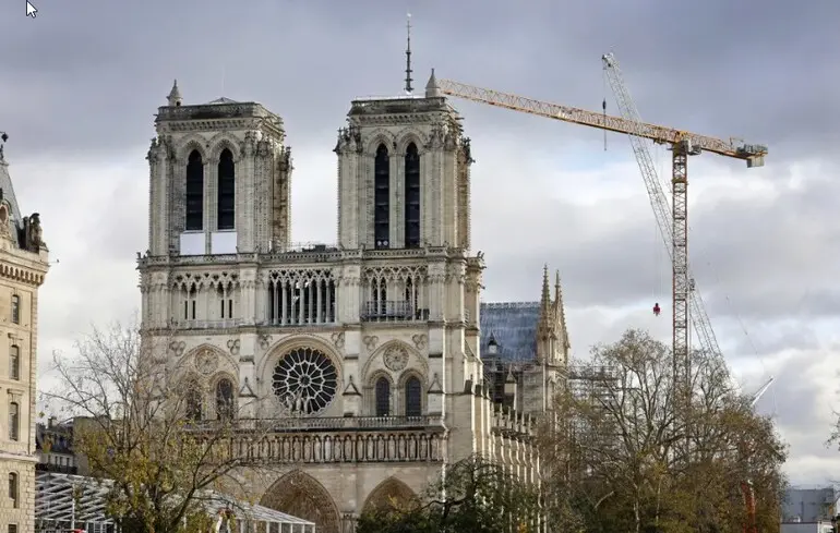 Нотр-Дам во время реставрации