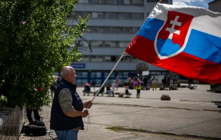 Словакия сокращает сроки поддержки беженцев из Украины