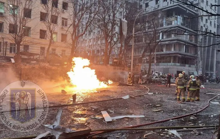 В Киеве увеличилось число пострадавших и госпитализированных. Фото и видео последствий