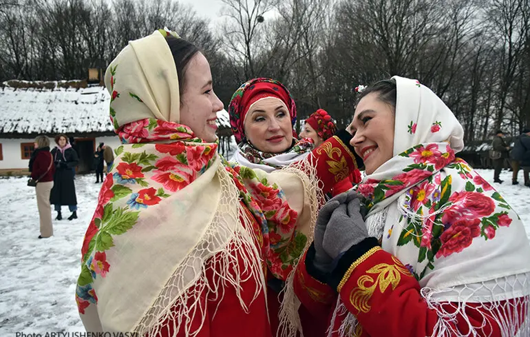 Щедрий вечір 2024: тексти щедрівок до свята