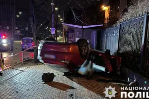 У Києві внаслідок ДТП в комендантську годину загинули двоє пасажирів Tesla