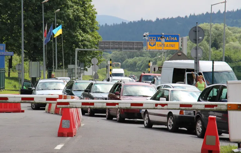 В одному з КПП на українсько-румунському кордоні частково призупинятумуть пропуск транспортних засобів