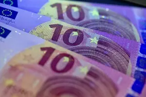 Украина получила от ЕС первый транш средств, обеспеченных доходами от замороженных активов РФ