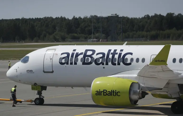 Латвійська airBaltic припиняє рейси з Польщі до Риги для українців