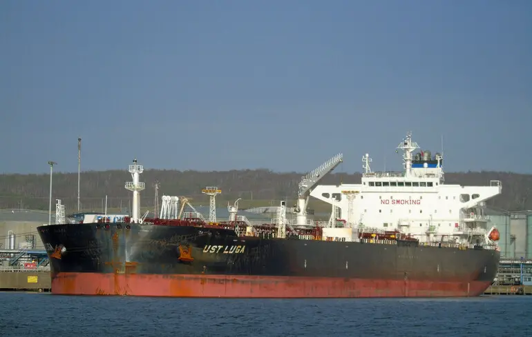 Нефтяной танкер Ust Luga "теневого флота" России