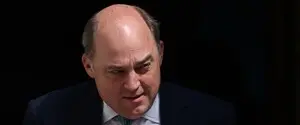 России место за решеткой: тюремной решеткой собственного производства – экс-министр обороны Уоллес