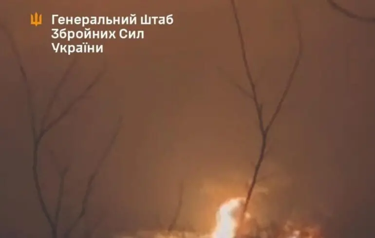 Українські військові завдали ударів по російській нафтобазі «Ліскінська» 