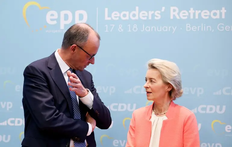 Фон дер Ляйен оправилась от болезни и присоединилась к партийному съезду