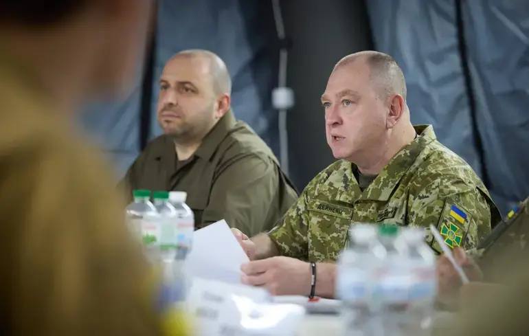 Голова Міноборони Рустем Умєров (ліворуч) та голова ДПСУ Сергій Дейнеко (праворуч)