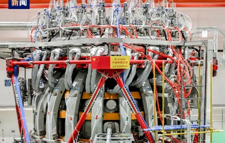 Китайский термоядерный реактор установил рекорд поддержания петли плазмы