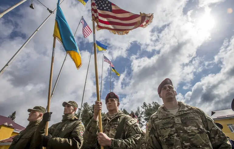 Зеленський: американські військові мають бути у складі миротворців в Україні