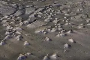 На Марсе нашли загадочные курганы: чем они могут оказаться