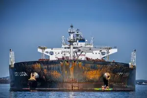 Потоки нефти через российский порт Усть-Луга приостановлены – Bloomberg