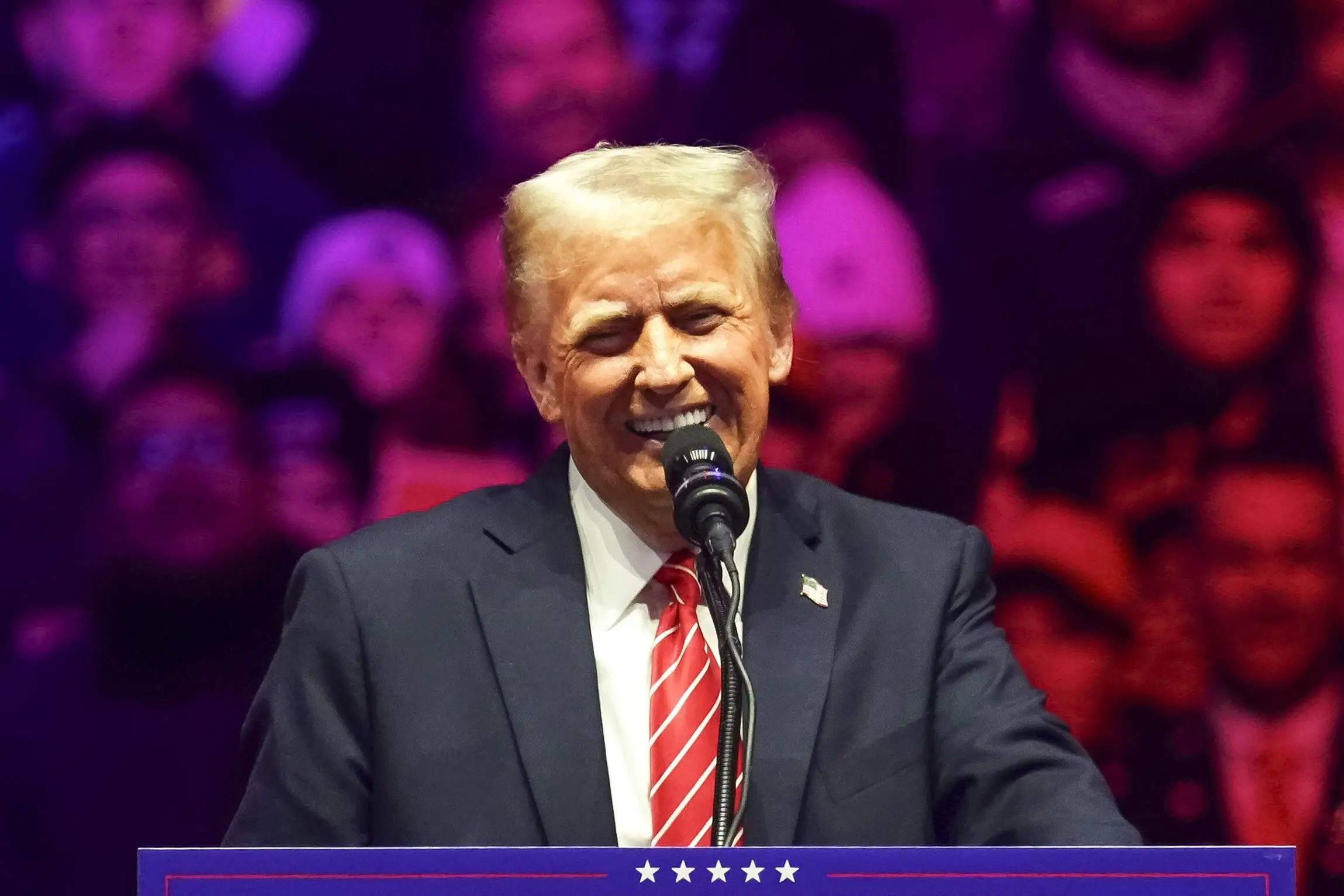 Трамп ввел пошлины на импорт из Мексики, Канады и Китая: есть ли исключения