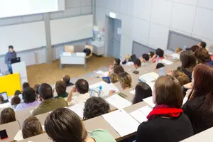 Як університет може заробляти гроші