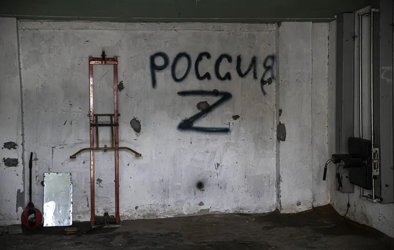 Пытки начинались сразу после попадания в плен. Иногда еще на территории Украины