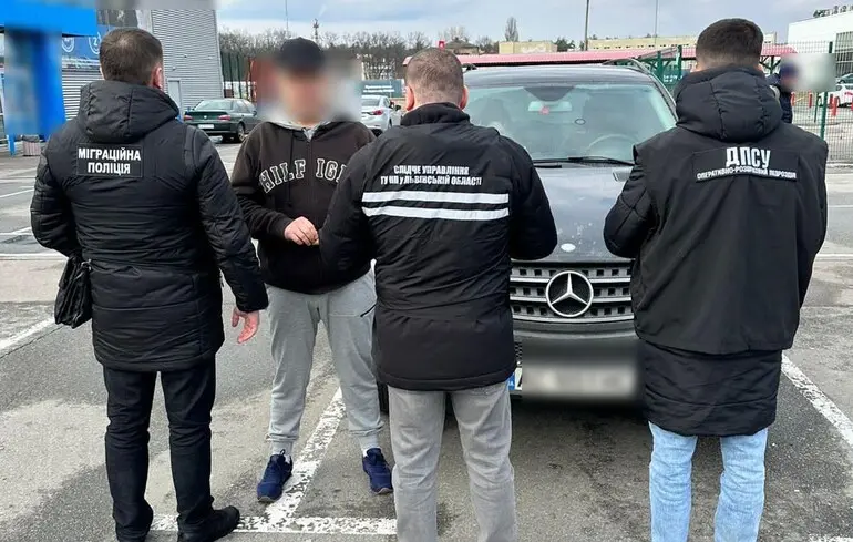 Прикордонники затримали сотні провідників незаконних втікачів за кордон