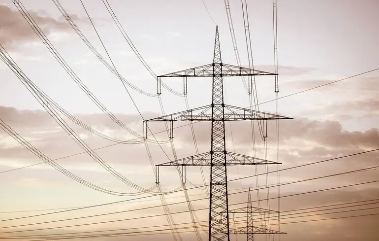 В Украине ввели аварийные отключения электроэнергии из-за массированной ракетной атаки РФ