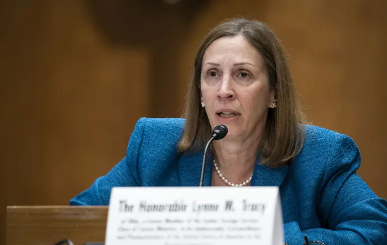 Посол США Трейсі відвідала російське МЗС. У Путіна тим часом підтвердили відновлення контактів з Вашингтоном 