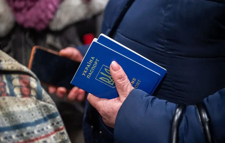 Найбільша база допомоги українським біженцям в Польщі залишилася без фінансування