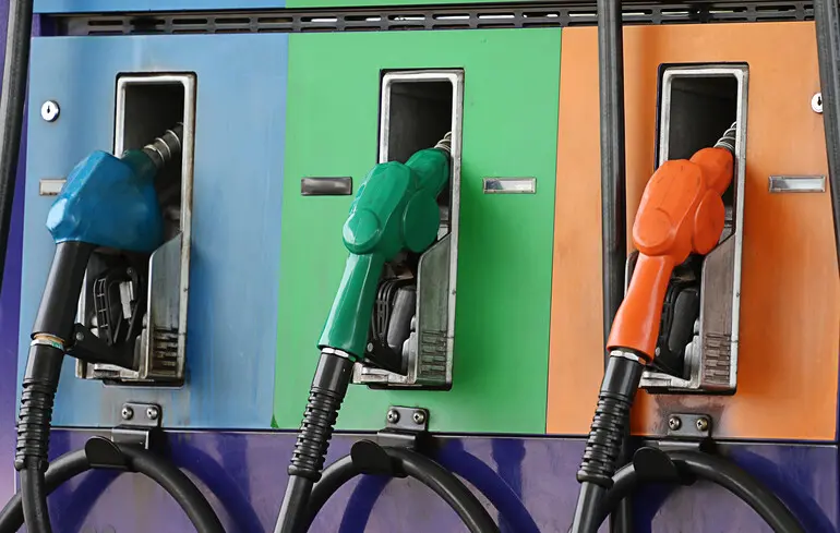 Минулого року в Україні імпорт високооктанового бензину А-98/100 збільшився. Експерти назвали найбільшого продавця