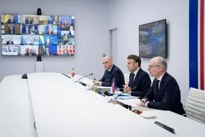 Макрон проинформировал Зеленского о результатах саммита в Париже: о чем договорились лидеры