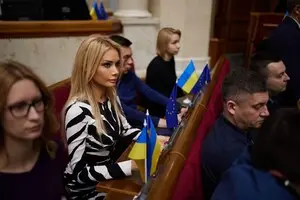 Еще одна «слуга народа» в ВРУ хочет сложить мандат. На счету депутата несколько подозрений от НАБУ