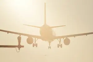 Сразу два аэропорта в России ввели ограничения на полеты из-за угрозы атак беспилотников