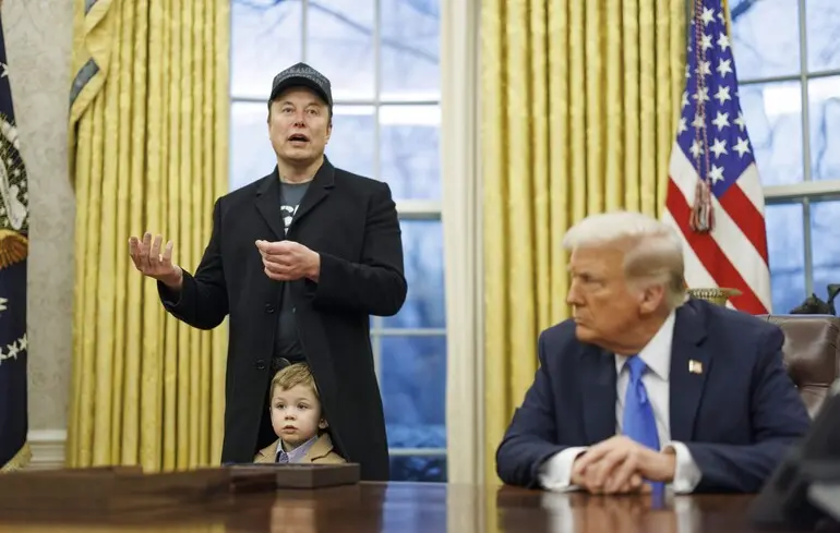 Маск дал госслужащим США 48 часов, чтобы отчитаться о работе за прошедшую неделю, пригрозив увольнением