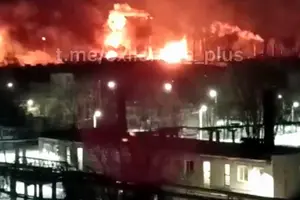 Безпілотники атакували ще один НПЗ у РФ, російський паблік порахував, скільки всього об'єктів енергетики вразили ЗСУ у Росії з початку року