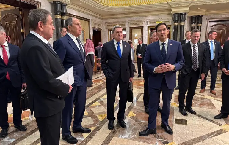 Участники переговоров в Саудовской Аравии