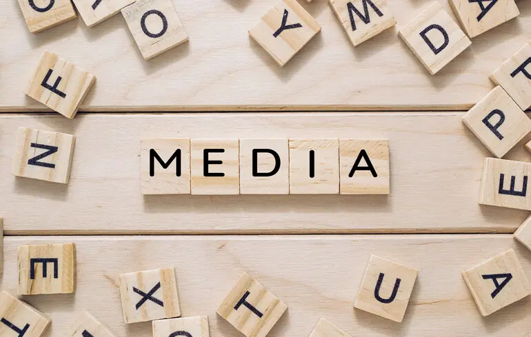 Заборона на виїзд журналістам: у ВРУ розповіли, скільки медійників не повернулися з-за кордону з 2022 року