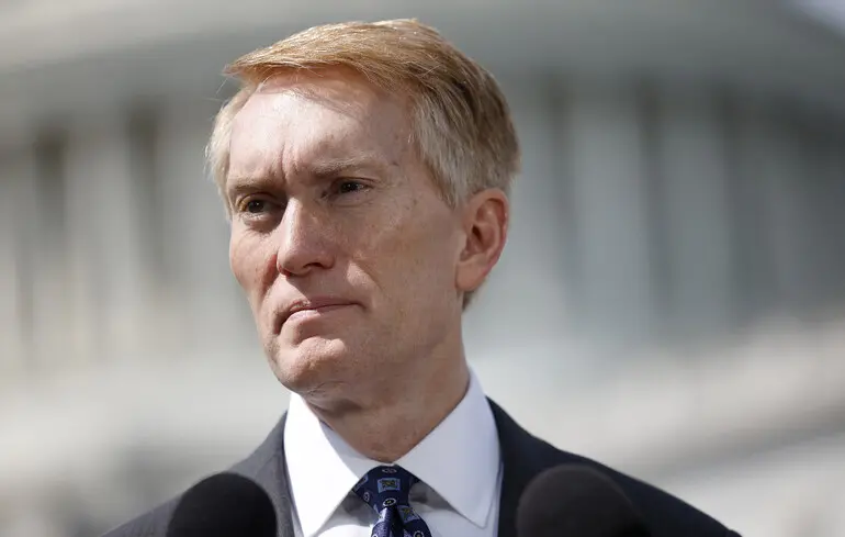 «Это привело бы к хаосу»: республиканец Ленкфорд раскритиковал своих однопартийцев, призывавших Зеленского к отставке