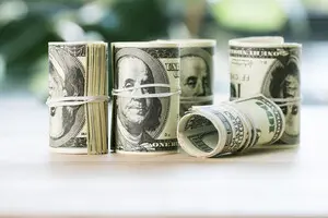 В Конгрессе США предлагают изменить дизайн купюры $100: заменить Франклина на Трампа