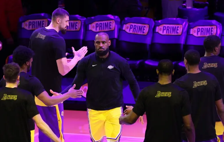 Леброн Джеймс