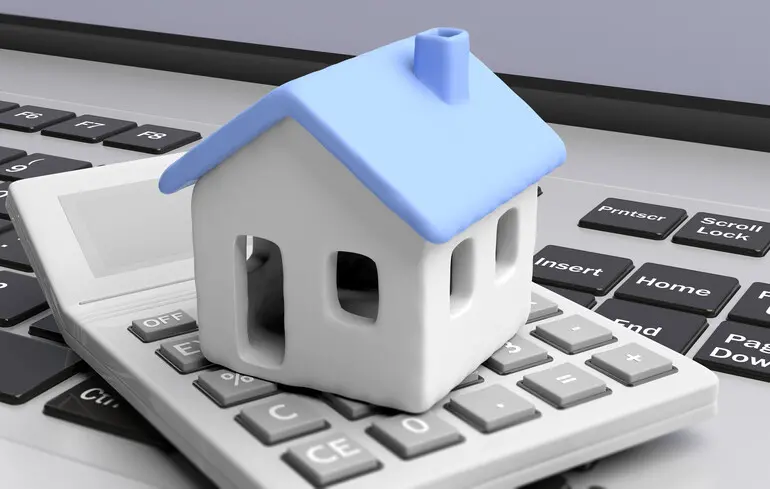 Компенсация за поврежденное жилье: какие основания для остановки рассмотрения заявления