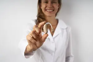 Слуховий апарат: як отримати безкоштовно