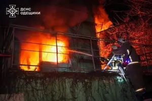 Из-за массированной атаки дронов в Одессе вспыхнули многочисленные пожары: появились кадры с места происшествия