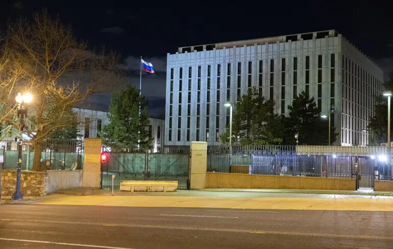 До США можуть повернутися десятки російських дипломатів: NYT пише про загрозу шпигунства 