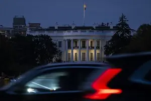 В США вблизи Белого дома произошла стрельба: агенты Секретной службы открыли огонь по вооруженному мужчине