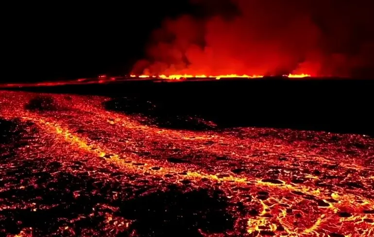 Вимирання було з масштабними виверженнями вулканів