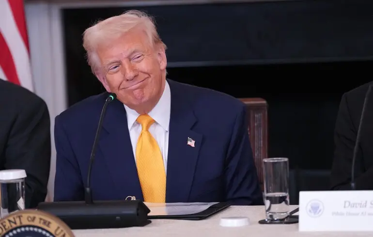 Трамп объявил о новых тарифах для Канады