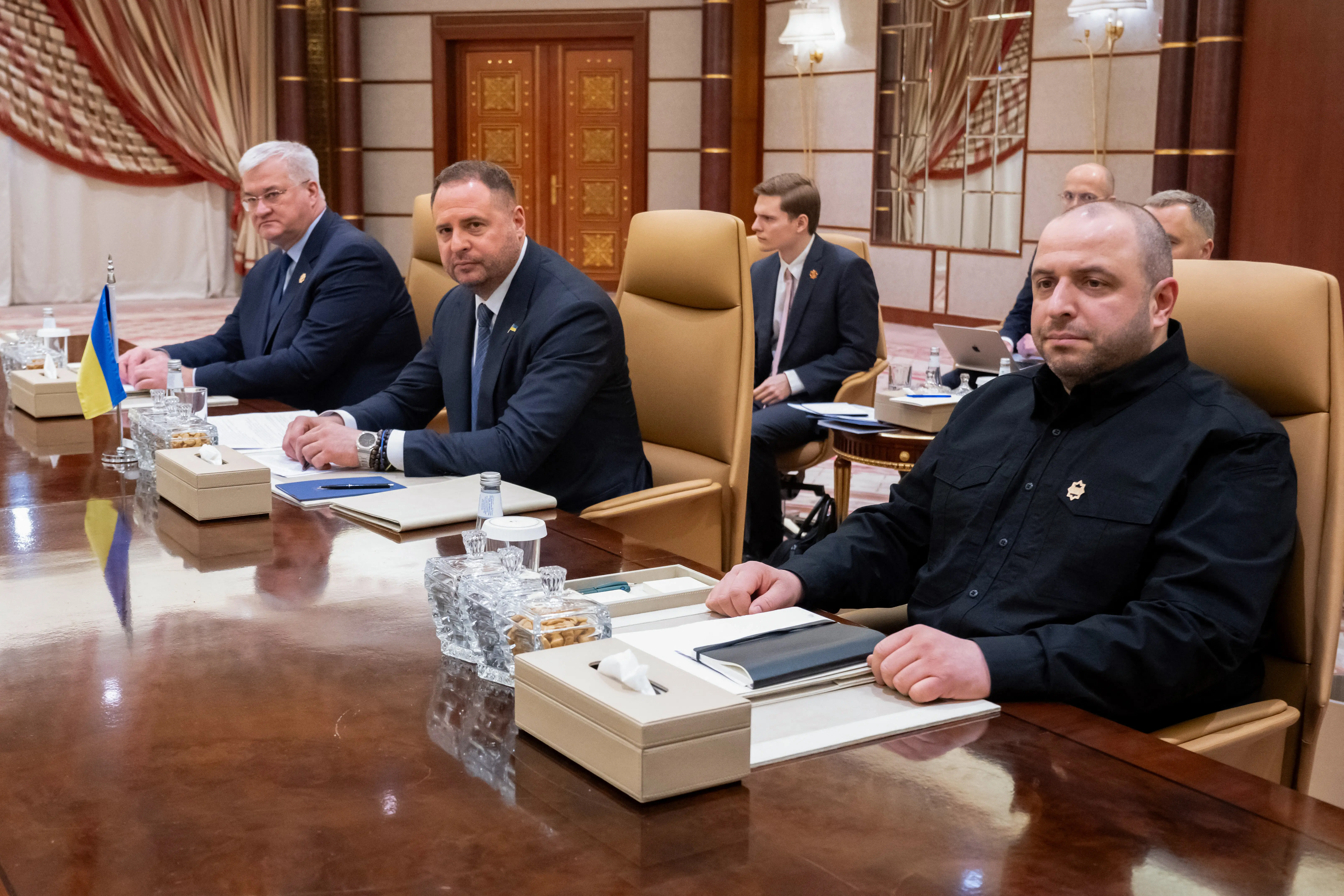 США відновлюють постачання Україні військової допомоги та обмін розвідданими